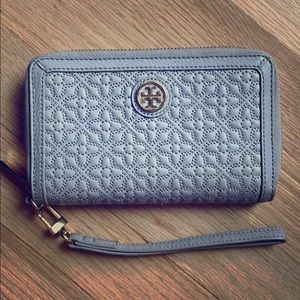 Tory Burch Bryant Gray Wristlet Phone Wallet